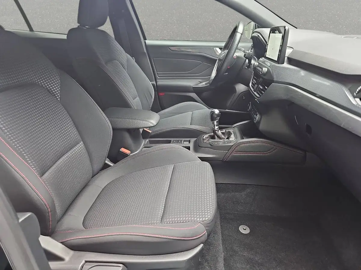 FORD FOCUS 1.0 EB ST-LINE NAVI LED LM18
