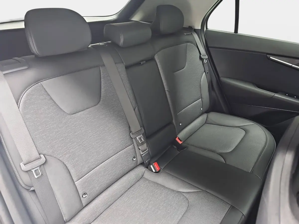 KIA NIRO 1.6 GDI PLUG-IN-HYBRID DCT SPIRIT LM18" TECHNOLOGIE NAVI LED WINTER KAMERA LM18