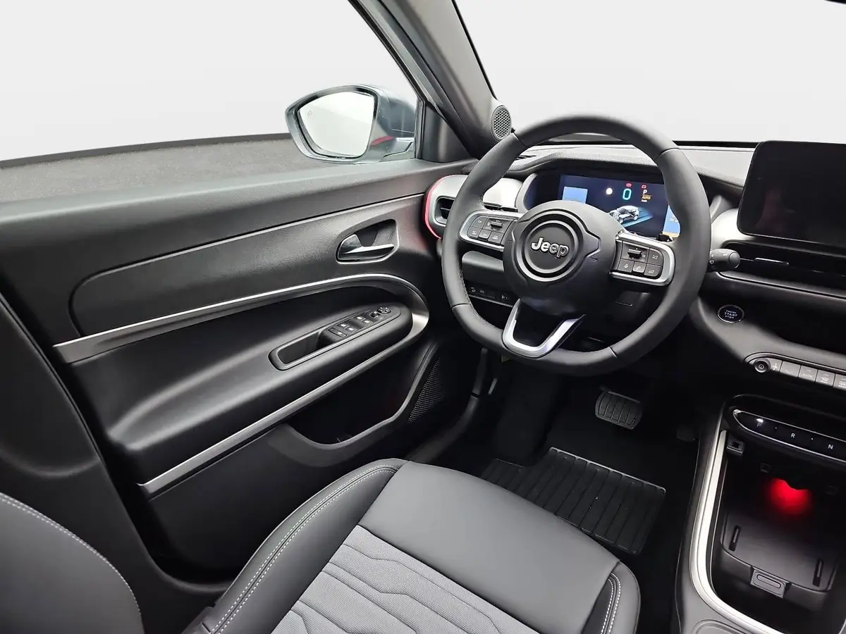 JEEP AVENGER 1.2 E-HYBRID T3 DCT 4XE OVERLAND MJ26 INFOTAINMENT & KOMFORTPAKET