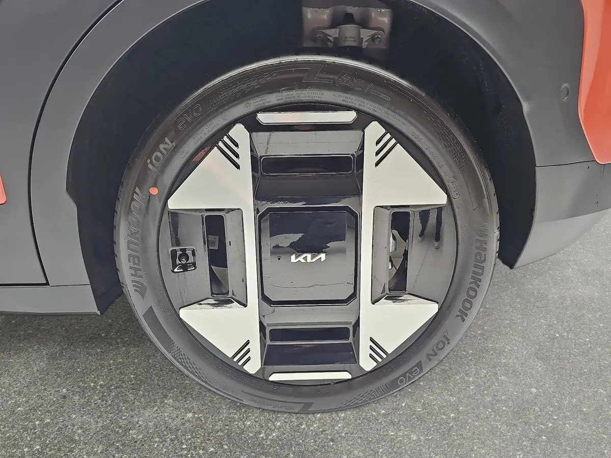 KIA EV3 81.4 KWH EARTH MJ26 WINTER BUSIN. UPGRADE DRIVEWISE-PARK DESIGN SOUND