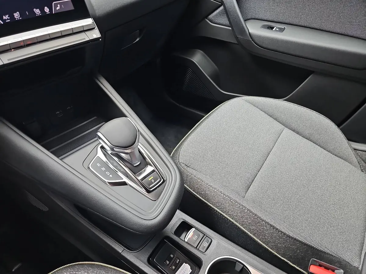 RENAULT CAPTUR II 1.3 TCE 160 EDC TECHNO LED KLIMA DAB KAMERA LM1