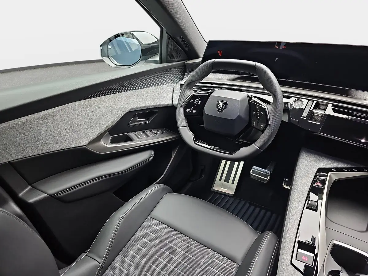 PEUGEOT 3008 1.2 HYBRID 145 E-DSC6 GT NAVI KLIMA LED AHK LM19