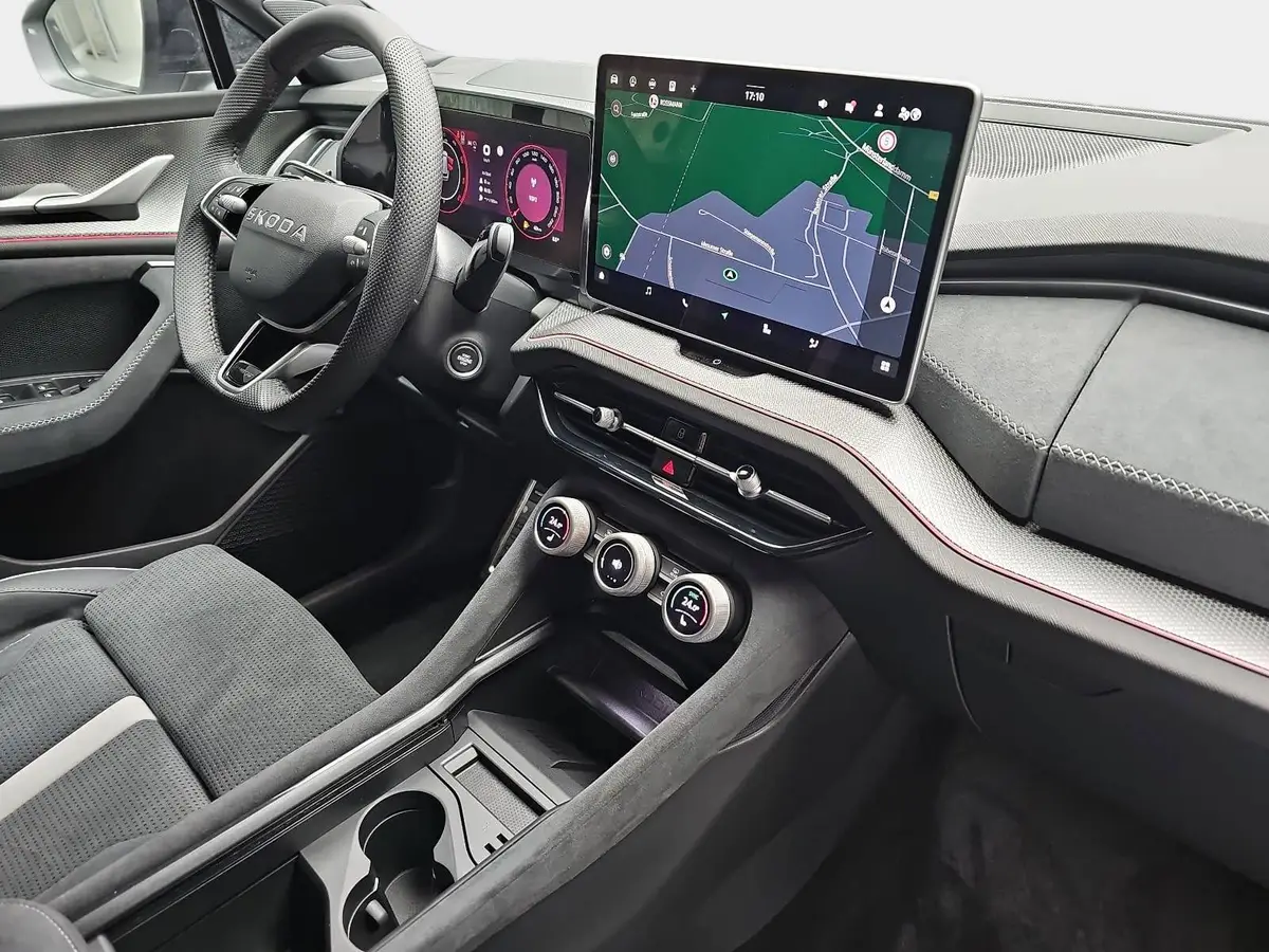 SKODA KODIAQ 2.0 TDI DSG SPORTLINE 4X4 NAVI LED ACC PANO 7S AHK