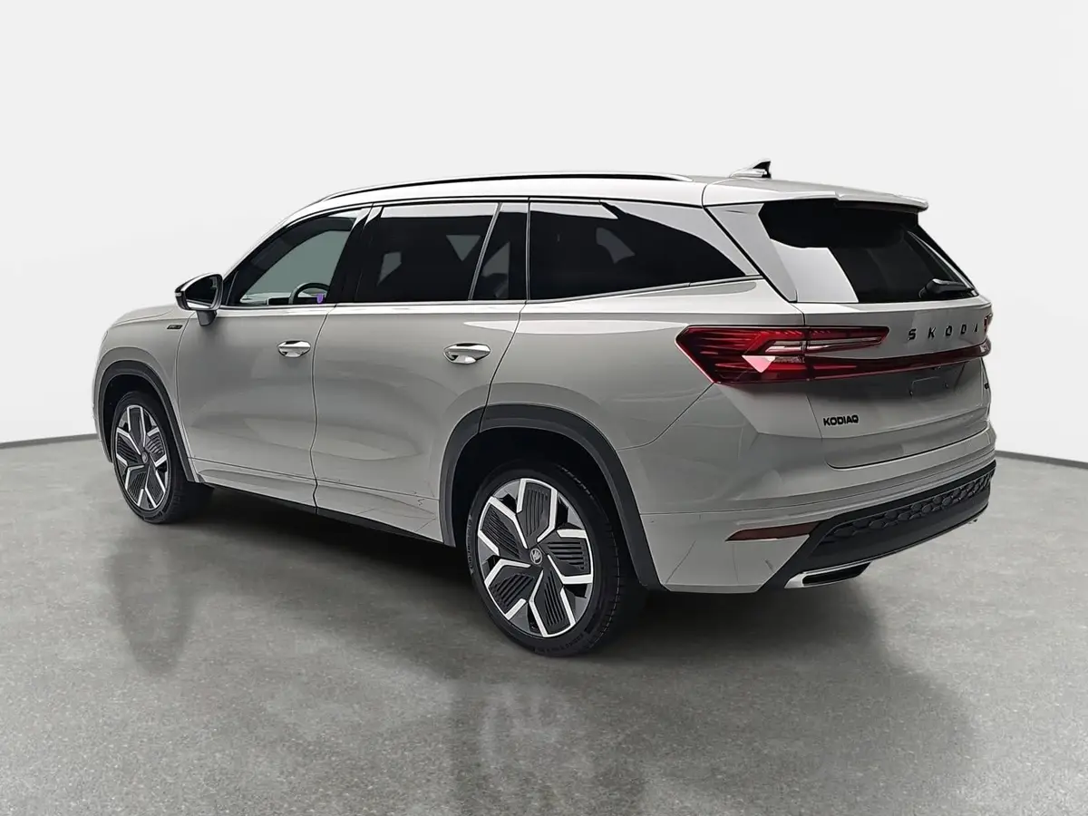 SKODA KODIAQ 2.0 TDI DSG SPORTLINE 4X4 NAVI LED ACC HUD 7-SITZE