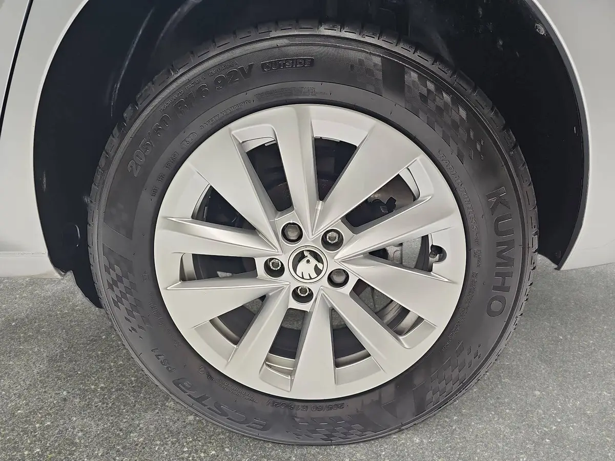 SKODA KAMIQ 1.0 TSI SELECTION NAVI LED KAMERA LM