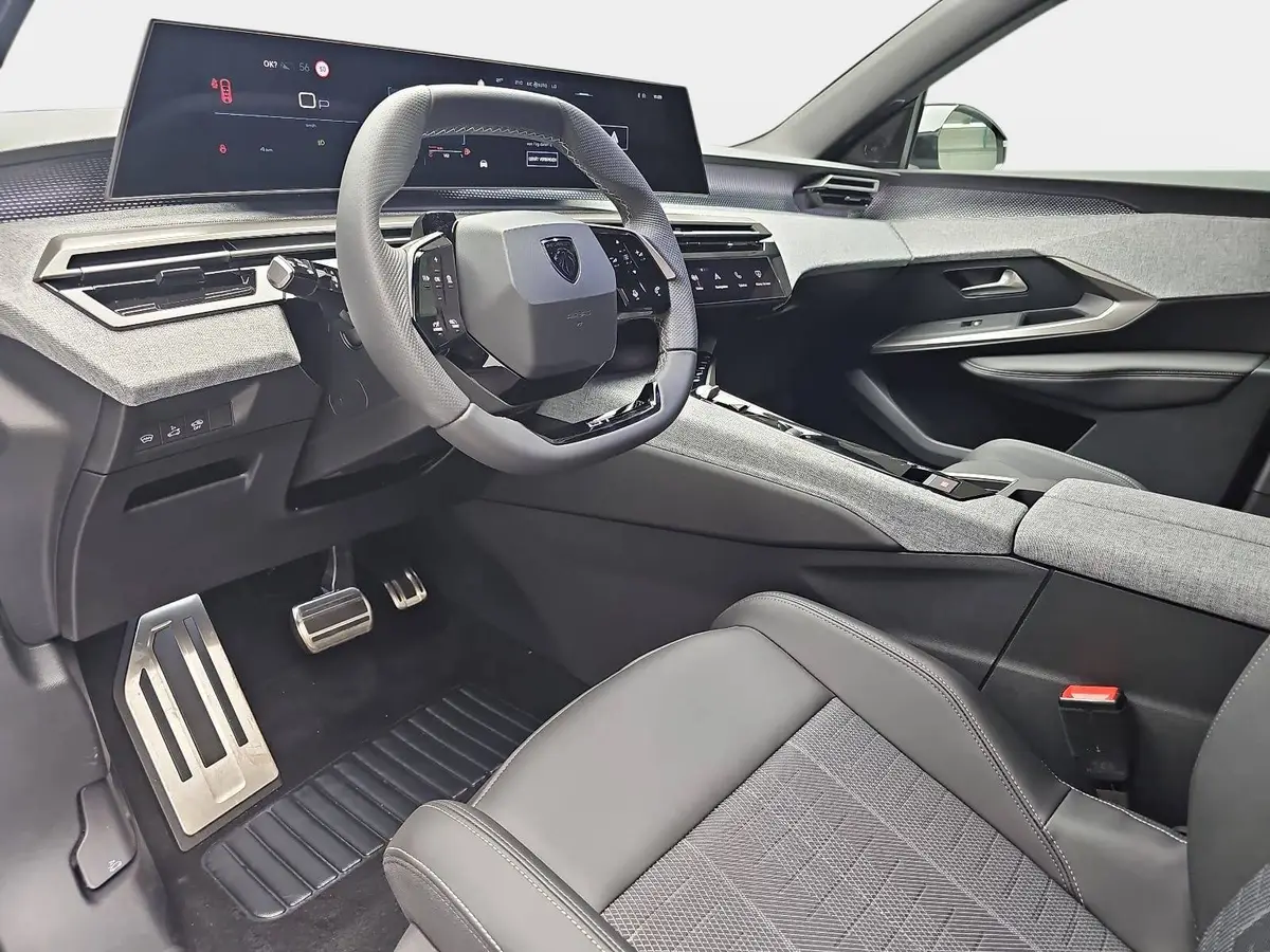 PEUGEOT 5008 1.2 HYBRID 145 E-DSC6 GT KLIMA LED 7-S DAB 360° AH