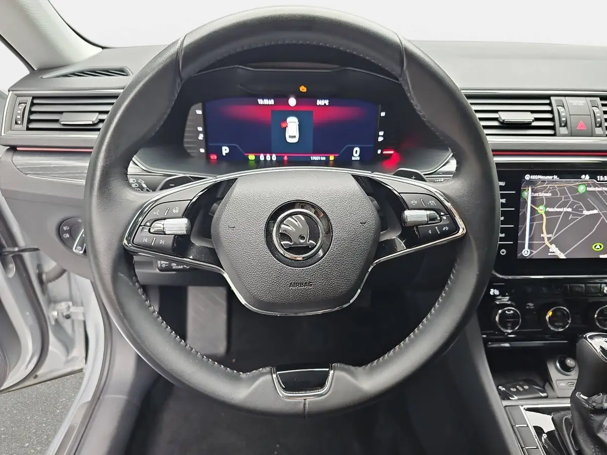 SKODA SUPERB COMBI 2.0 TDI DSG STYLE NAVI LED