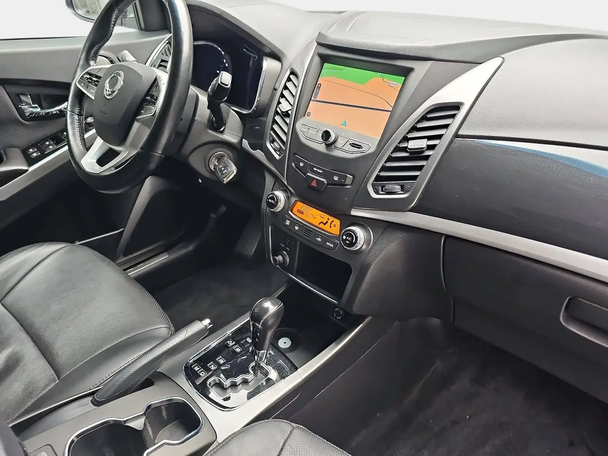 SSANGYONG KORANDO 2.2 SAPPHIRE 4X2 GRA WINTER LM