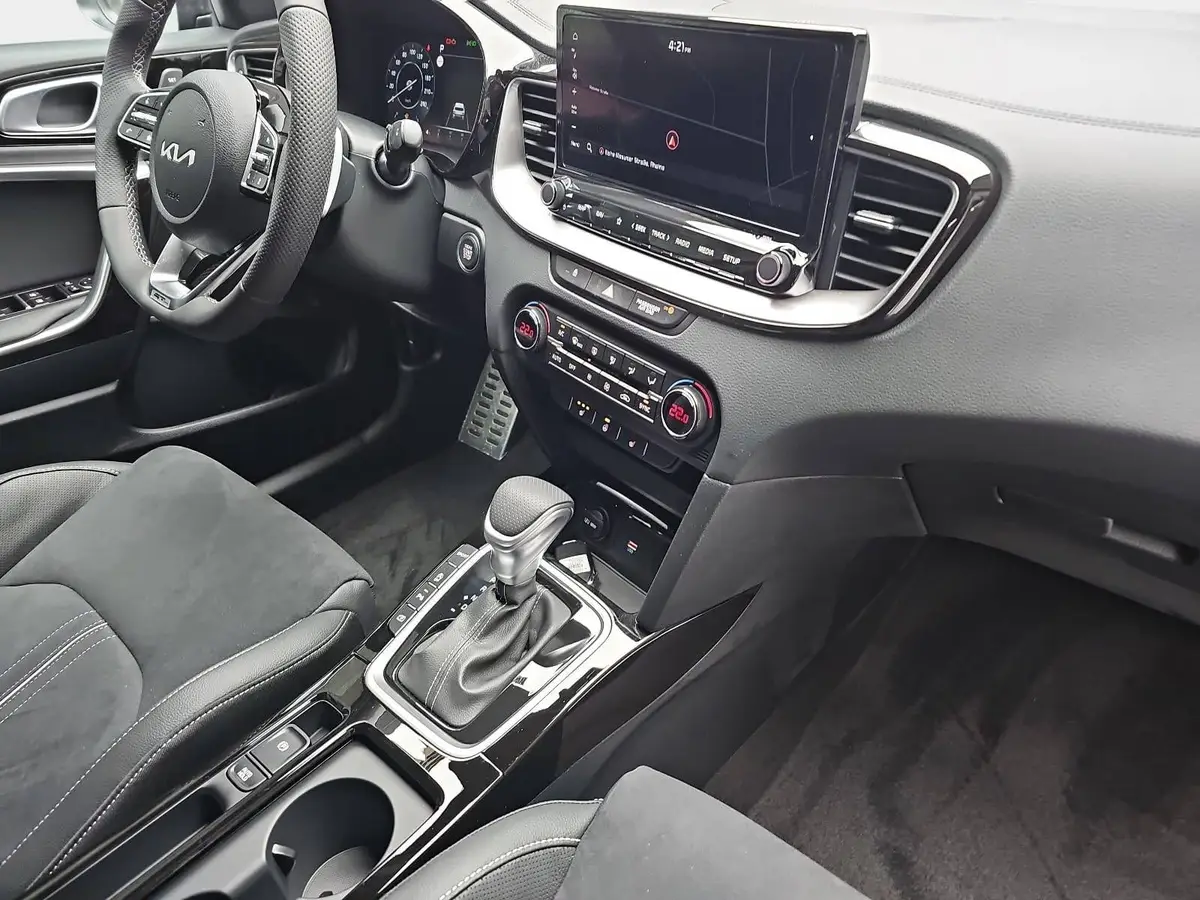 KIA XCEED 1.6 T-GDI 150 DCT GT-LINE MJ26 LEDER GLASDACH