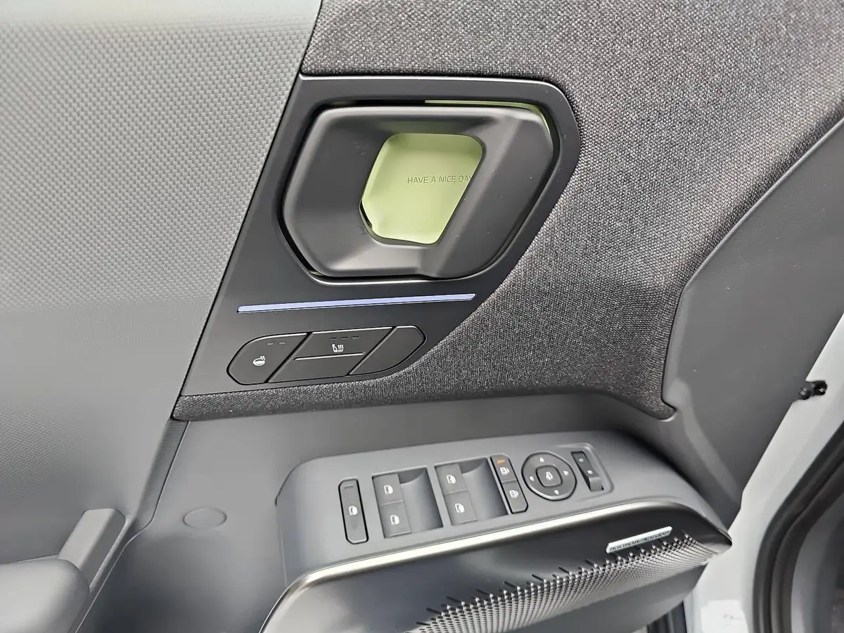 KIA EV2 42.2 KWH EARTH MJ27 WINTER-CONNECT TECHNOLOGY DRIVEWISE-PARK DESIGN