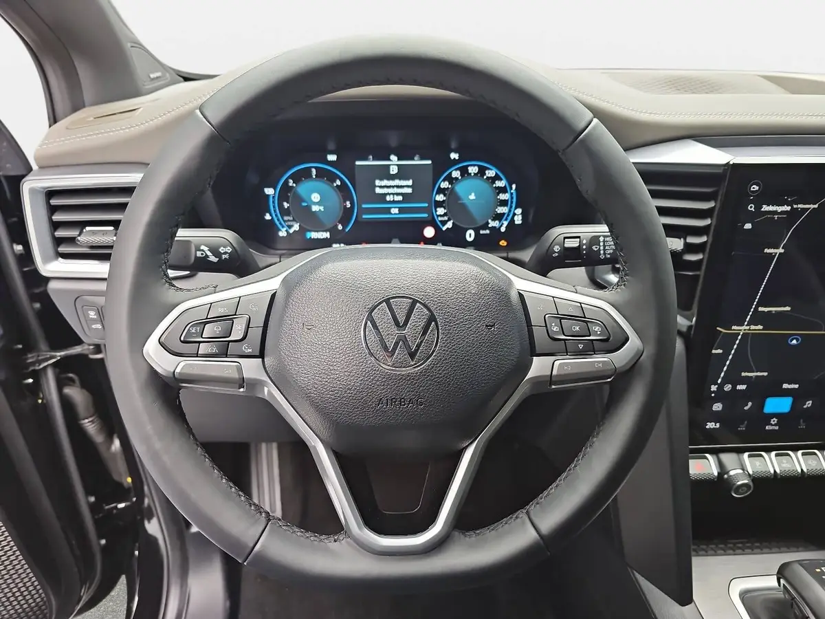 VW AMAROK 3.0 TDI AUTO. DOKA AVENTURA 4M NAVI LED EL.RO AHK