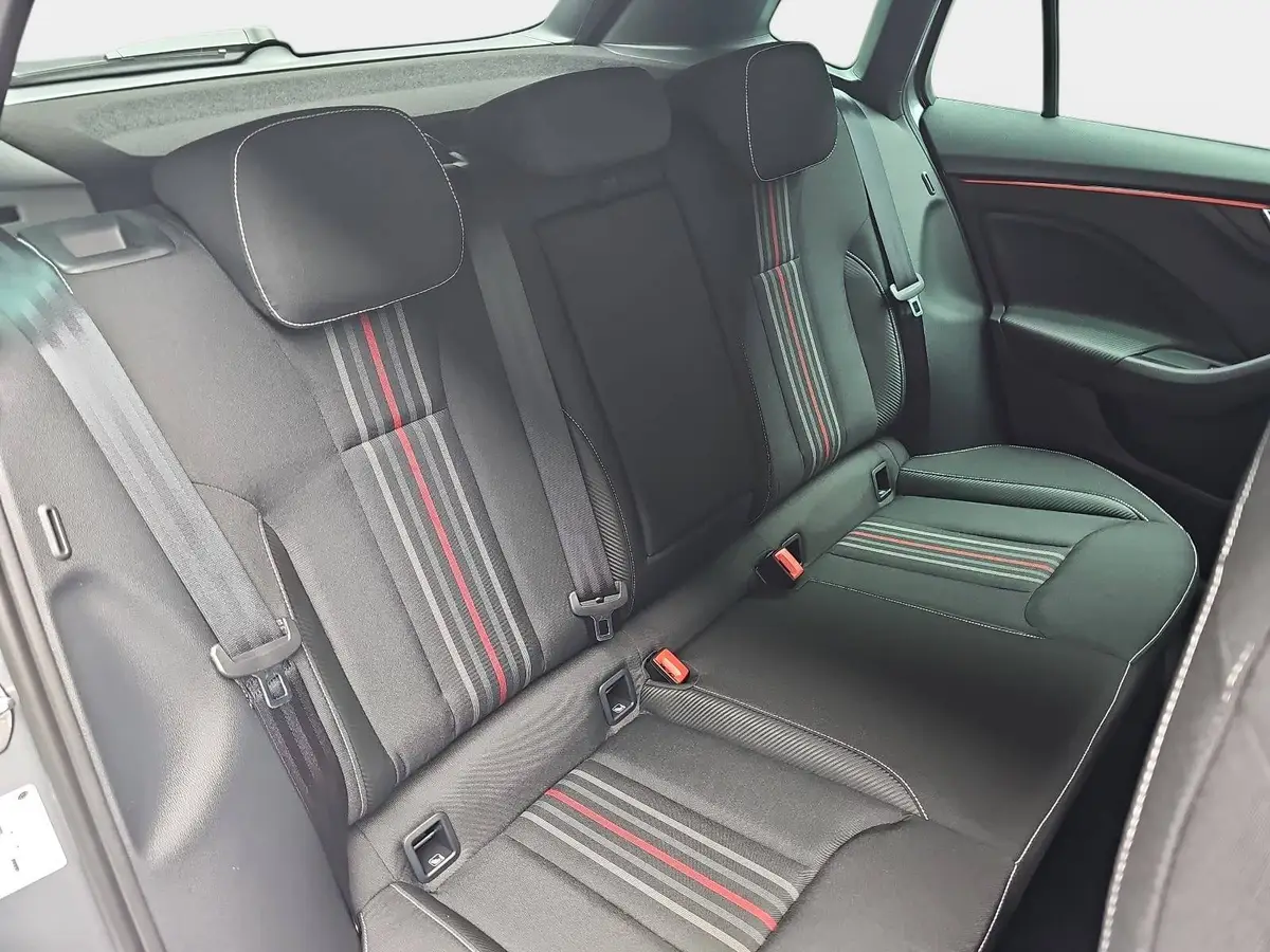 SKODA KAMIQ 1.5 TSI DSG MONTE CARLO LED AUDIO DAB PANO WINTER 