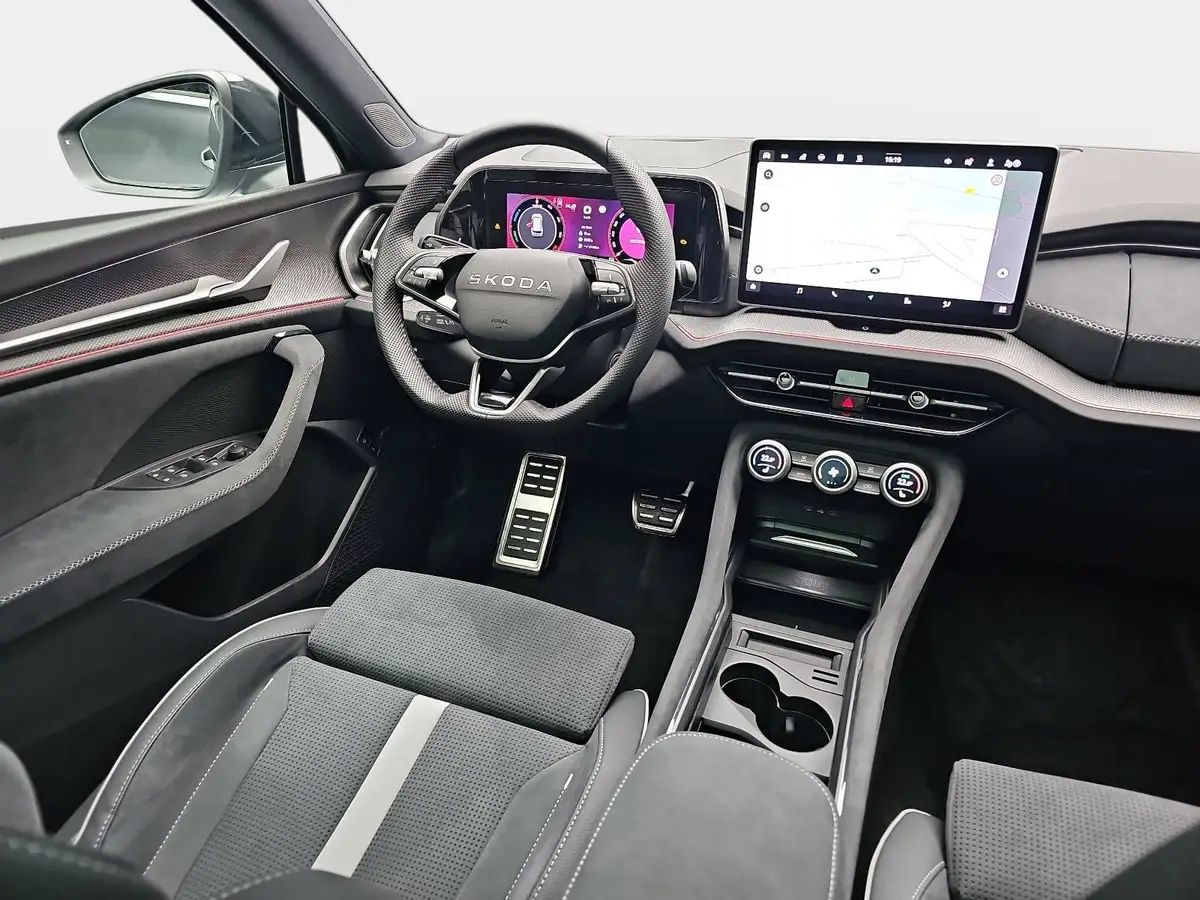 SKODA KODIAQ 1.5 TSI IV PHEV DSG SPORTLINE PANO AHK