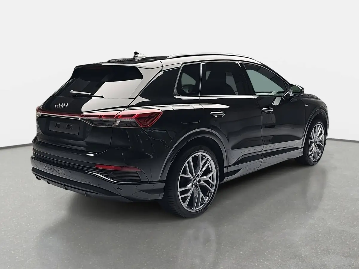 AUDI Q4 E-TRON 45 S-LINE 82KWH LED-MATRIX KAMERA