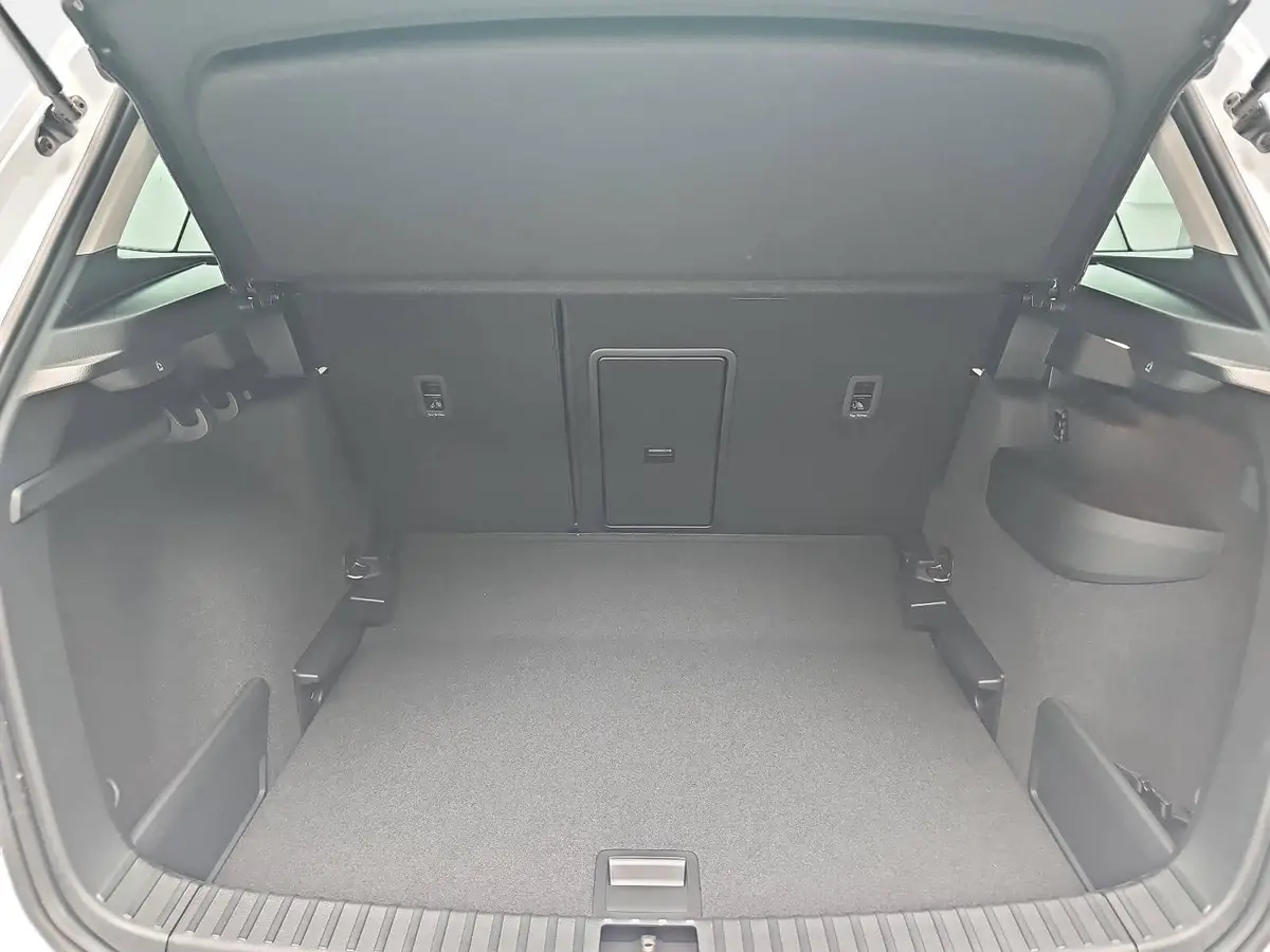 SKODA KAROQ 2.0 TDI DSG SELECTION LED AHK KAMERA
