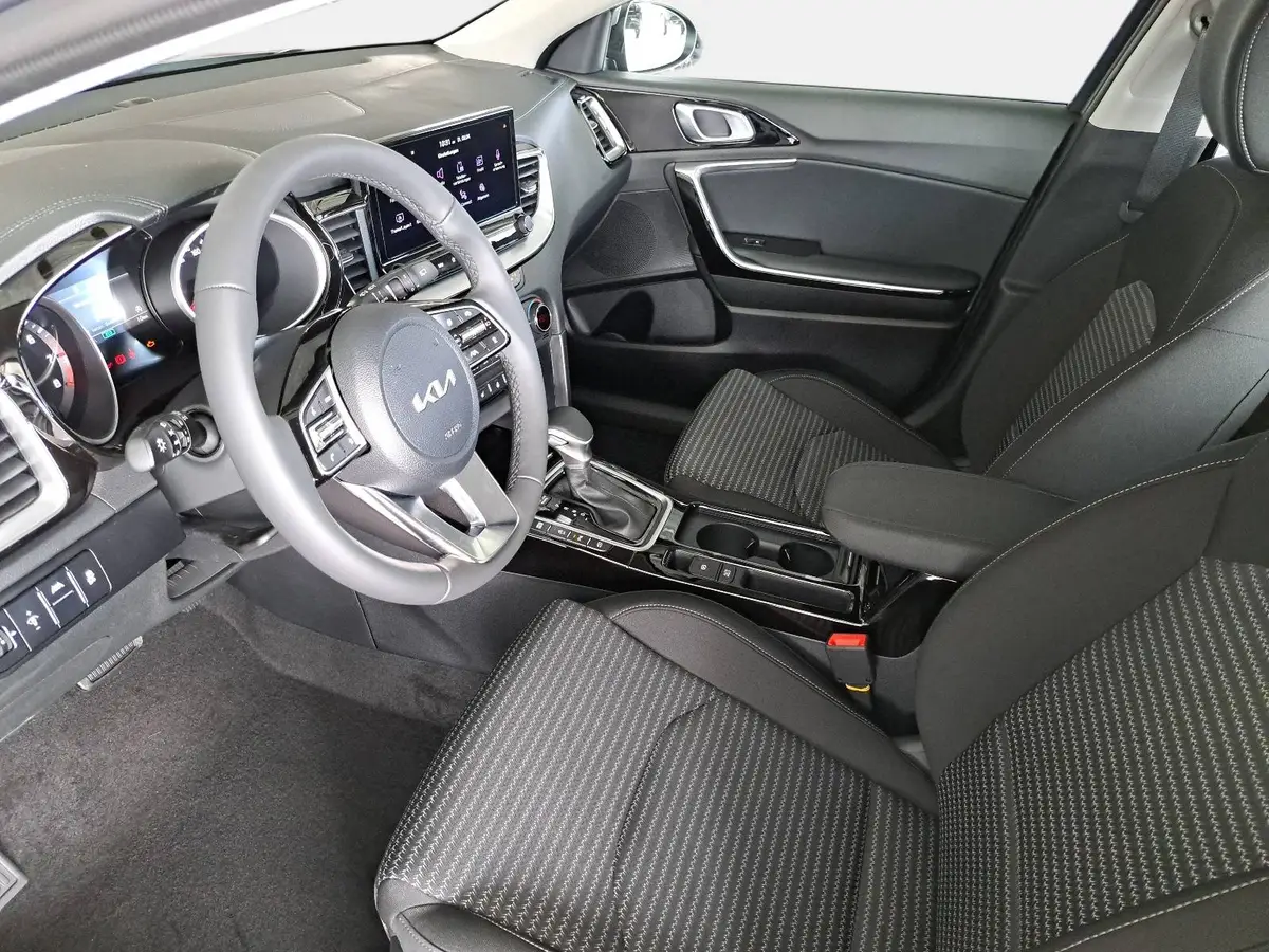 KIA CEED 1.5 T-GDI 48V DCT7 ULTIMATE EDITION