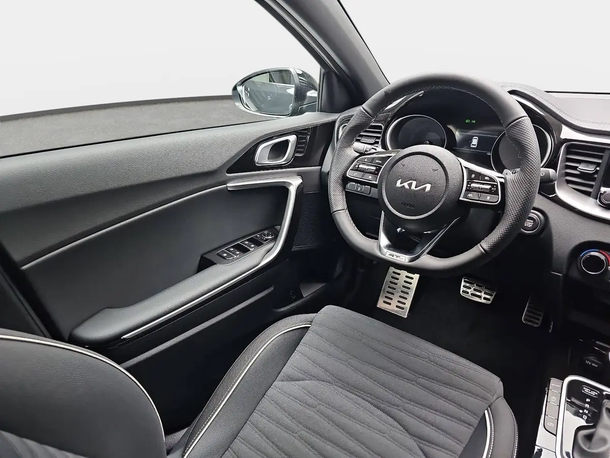 KIA CEED SW 1.5 T-GDI DCT7 GT-LINE