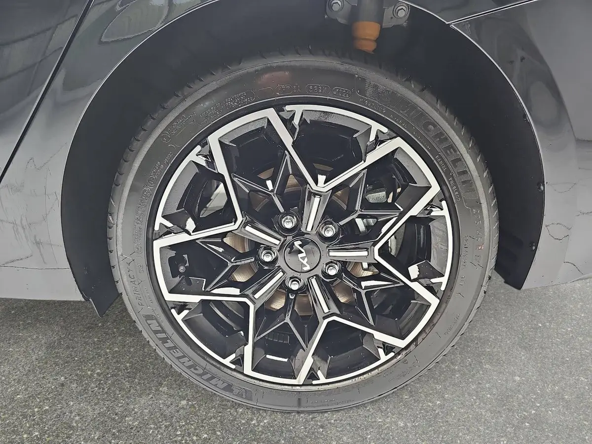 KIA CEED SW 1.5 T-GDI DCT7 GT-LINE