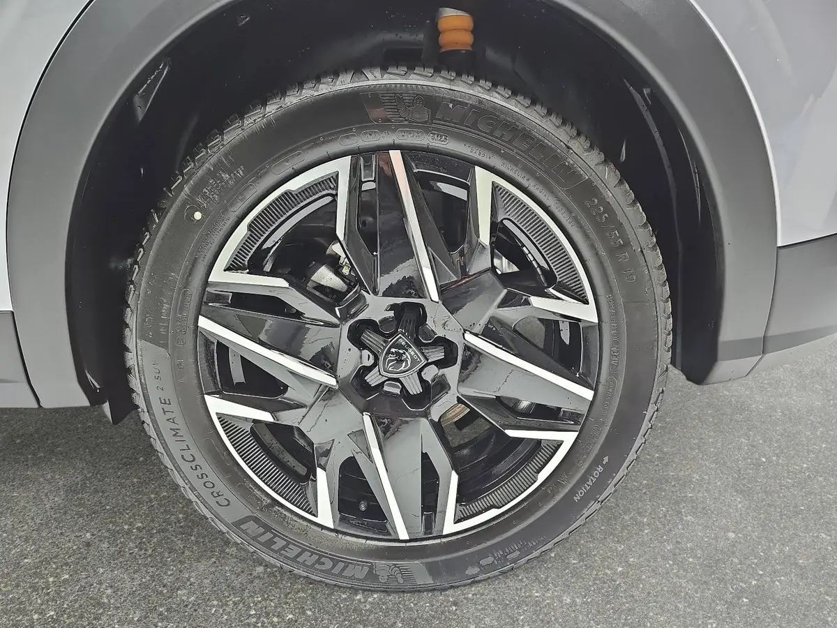 PEUGEOT 3008 1.2 HYBRID 145 E-DSC6 GT NAVI KLIMA LED AHK LM19