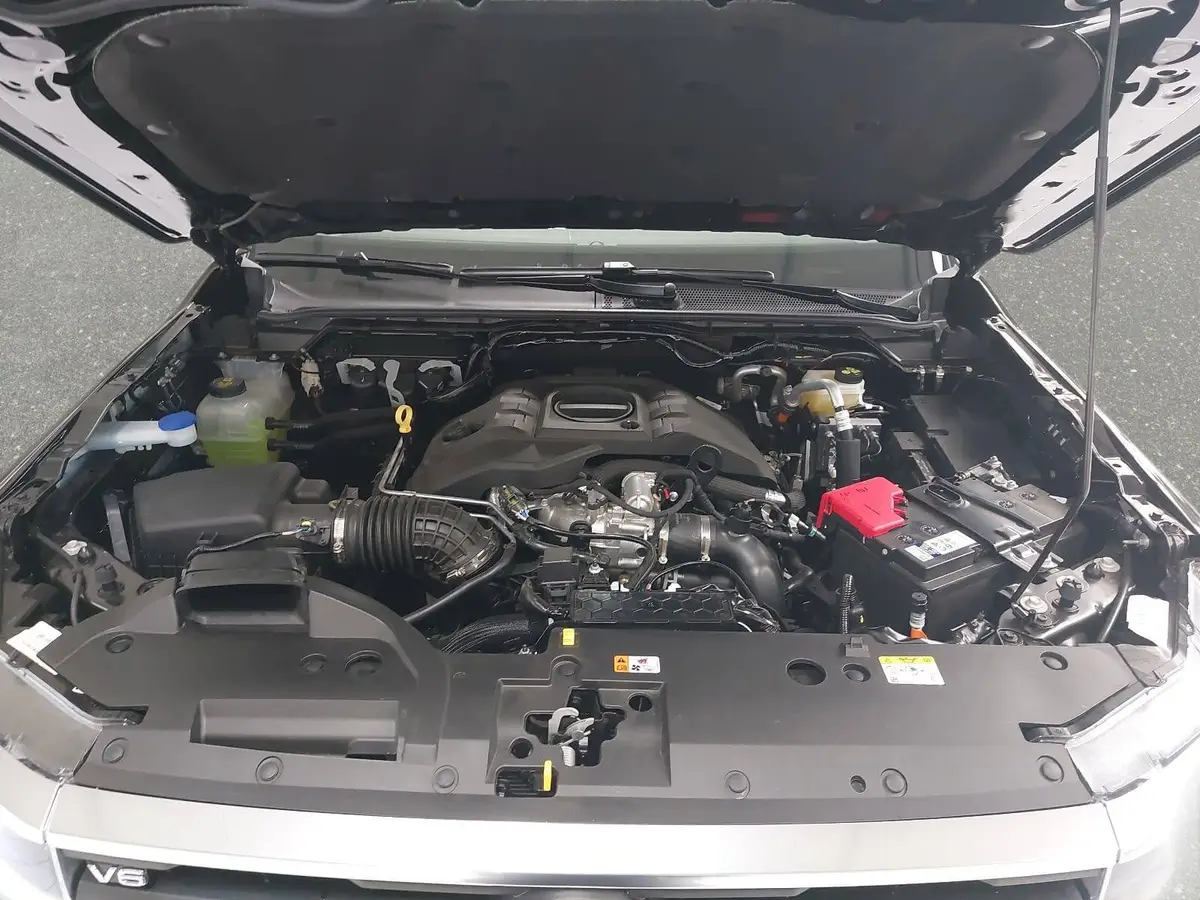 VW AMAROK 3.0 TDI AUTO. DOKA AVENTURA 4M NAVI LED AHK LM21