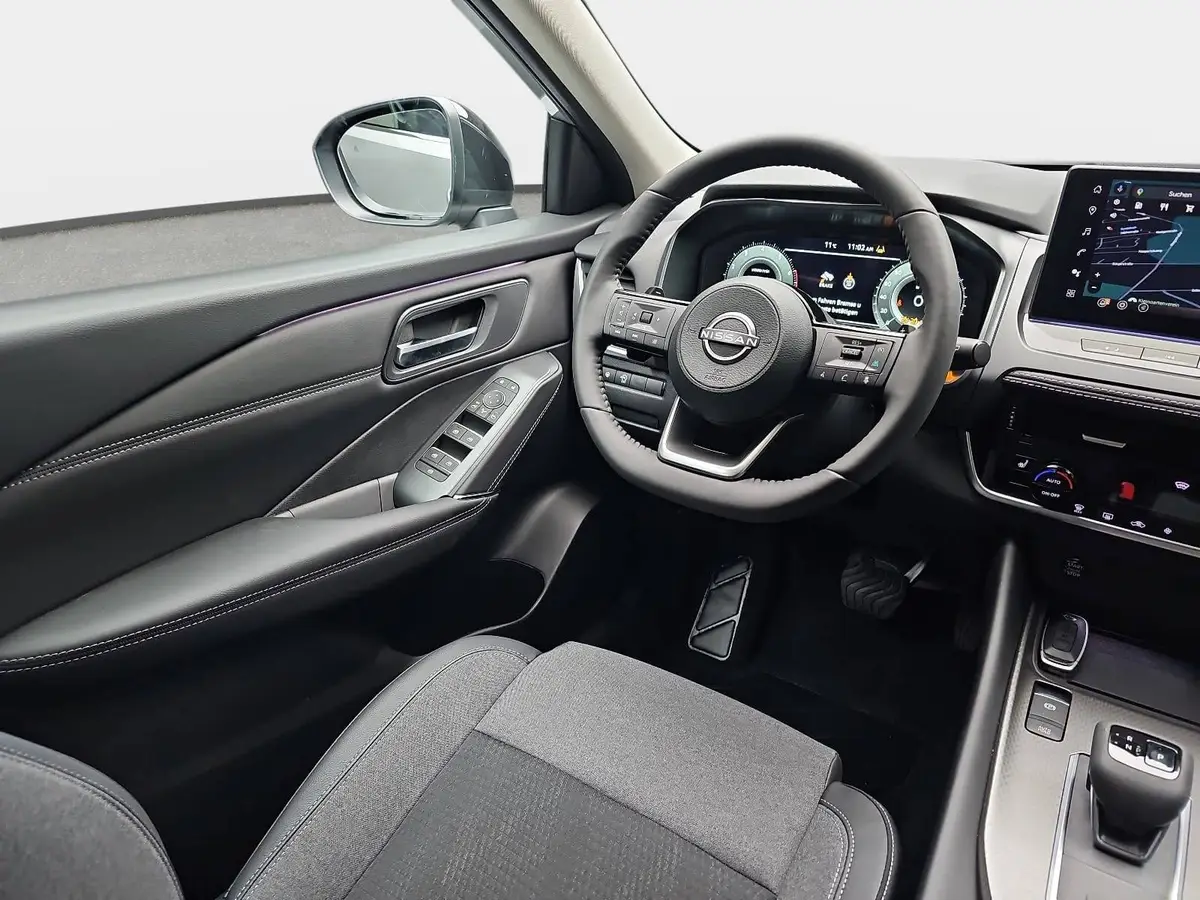 NISSAN QASHQAI 1.3 DIG-T XTRONIC N-CONNECTA PANO WINTER