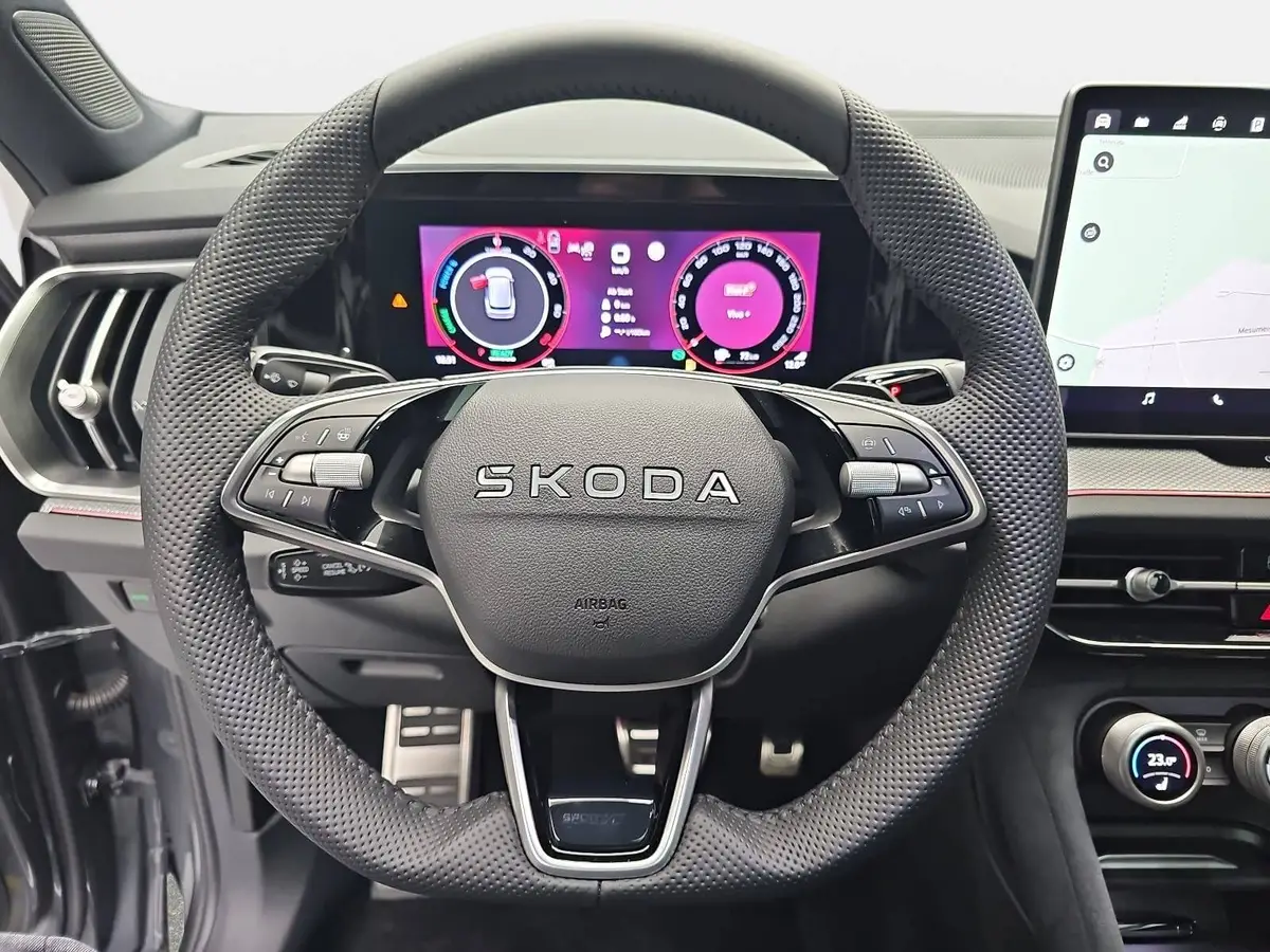 SKODA KODIAQ 1.5 TSI DSG IV PHEV SPORTLINE AHK PANO LM