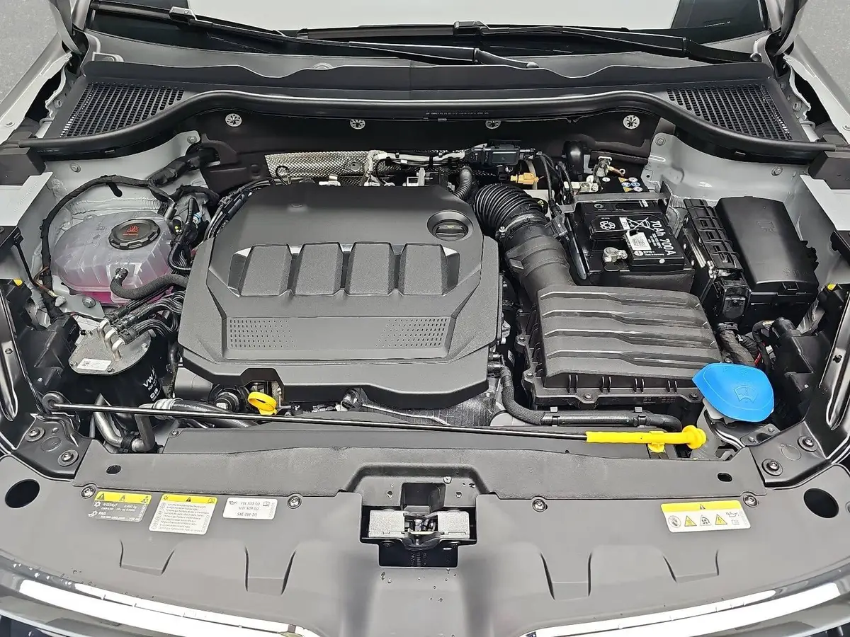 SKODA KAROQ 2.0 TDI DSG DRIVE NAVI LED AHK LM