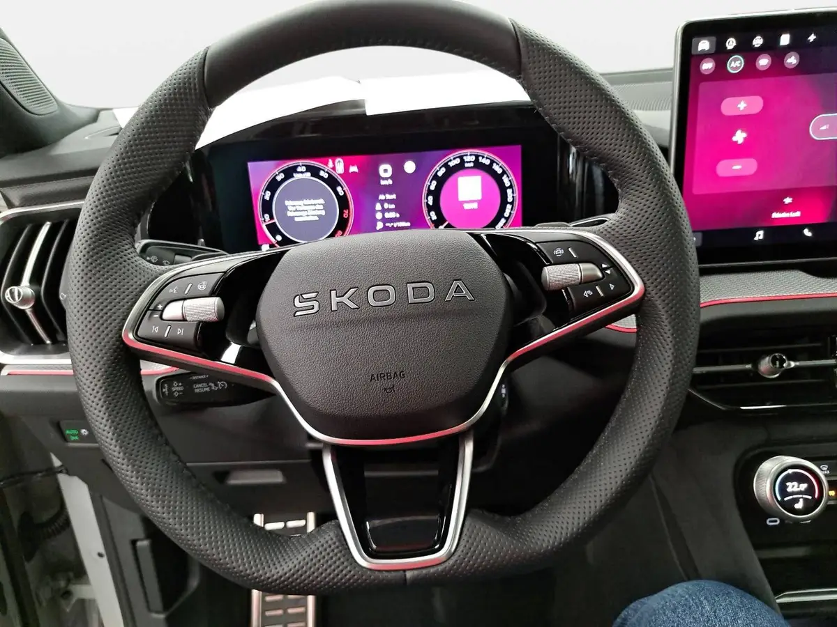 SKODA KODIAQ 2.0 TSI DSG SPORTLINE 4X4 PANO LED AHK