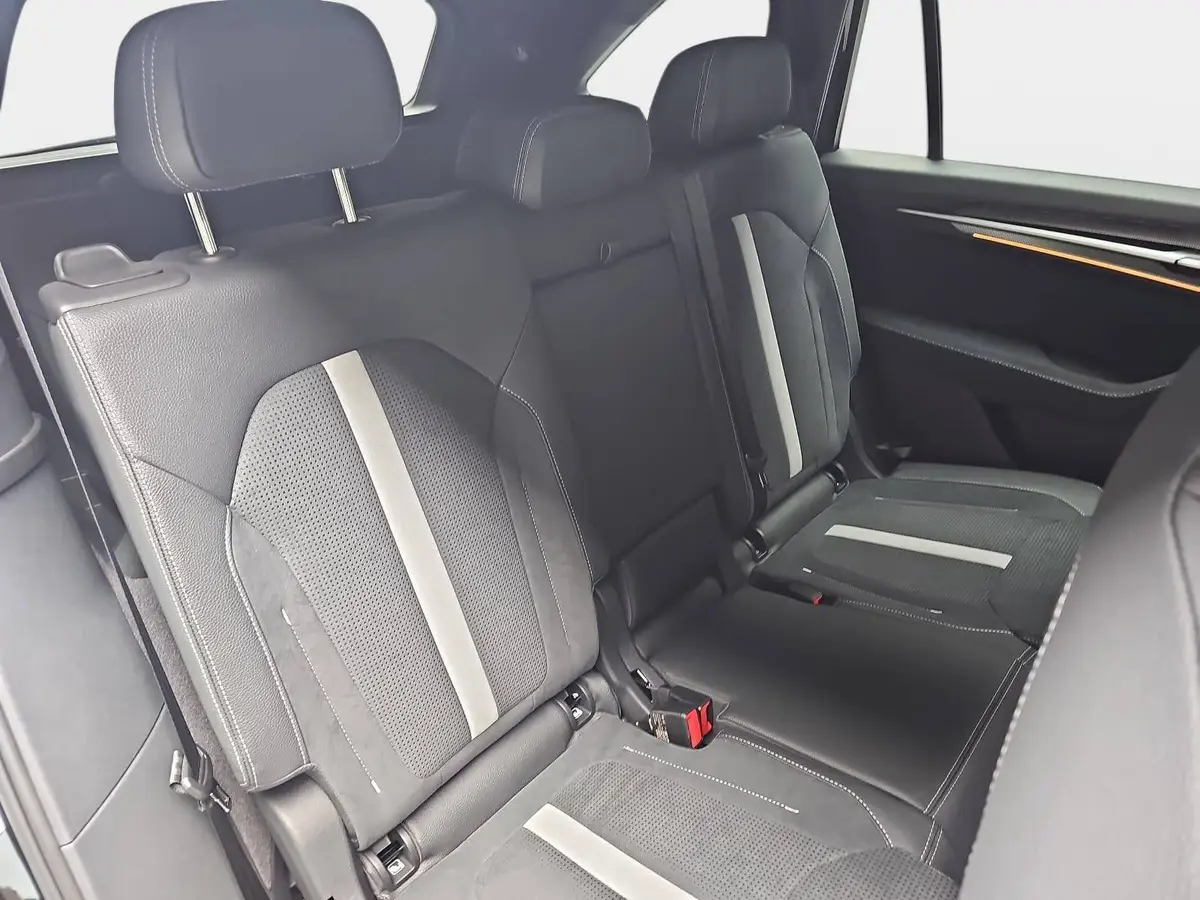 SKODA KODIAQ 2.0 TDI DSG SPORTLINE 4X4 PANO AHK