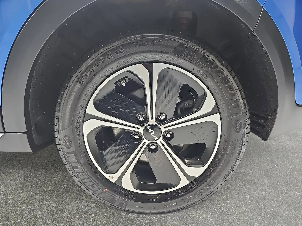 KIA XCEED 1.6 PLUG-IN-HYBRID DCT6 SPIRIT NAVI LED WINTER KAMERA LM