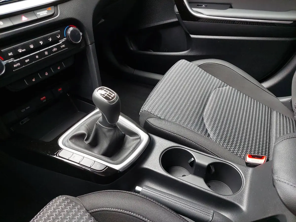 KIA CEED 1.0 T-GDI VISION KOMFORT+ SITZH.