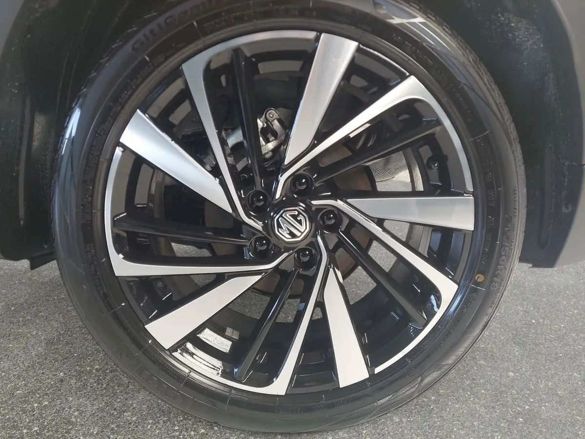 MG ZS 1.5 HYBRID+ MY25.5 LUXURY NAVI LM18 KEYLESS-ENTRY 360-GRAD-KAMERA