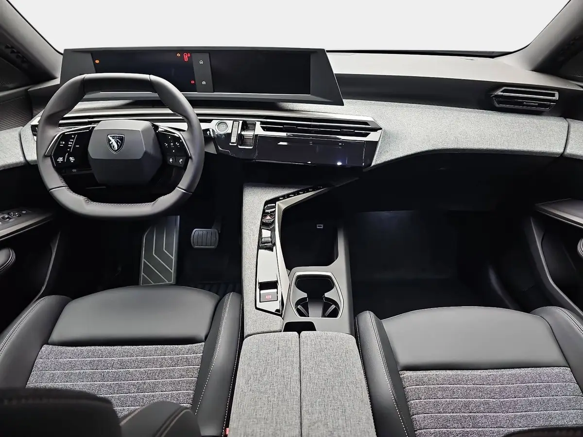 PEUGEOT 3008 1.2 HYBRID 145 E-DSC6 ALLURE LED DAB WINTER AHK LM