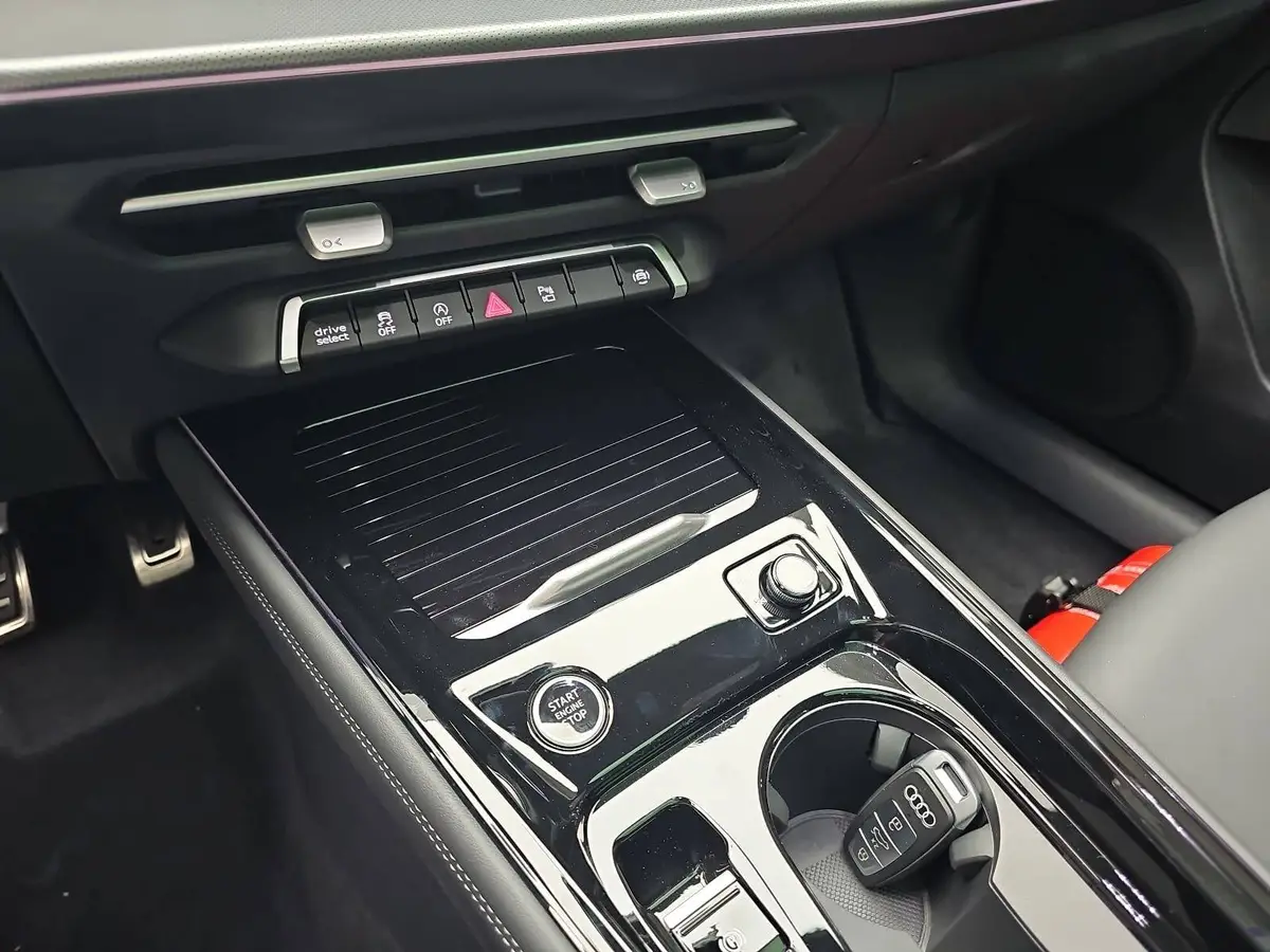 AUDI Q3 TDI S-TRONIC S-LINE NAVI LED-PLUS PANO