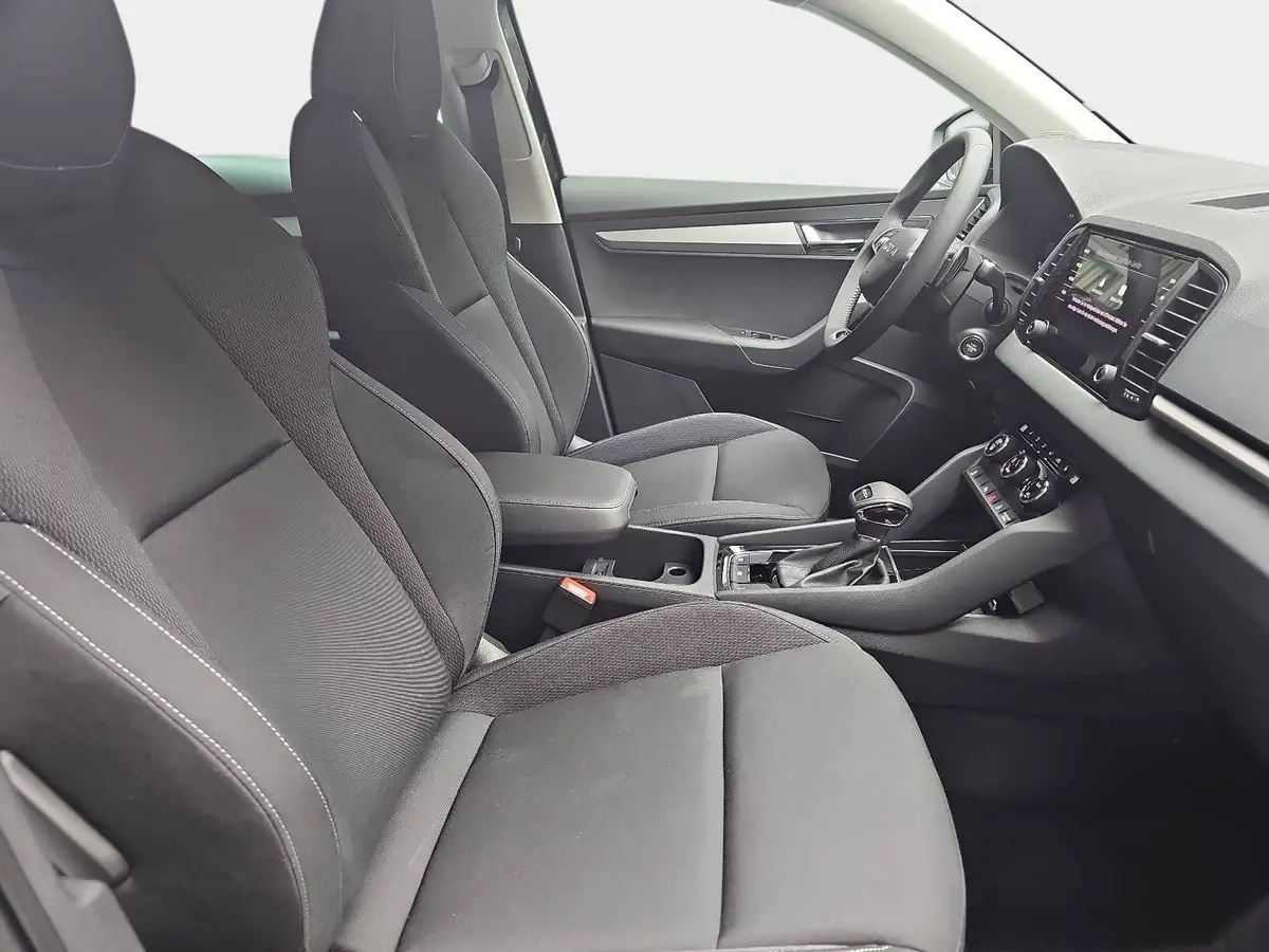 SKODA KAROQ 1.5 TSI DSG SELECTION GRA AHK WINTER