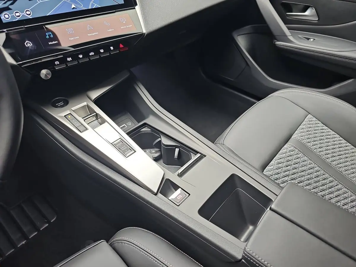 PEUGEOT 308 SW 1.2 HYBRID STYLE KOMFORT PAKET AHK LM