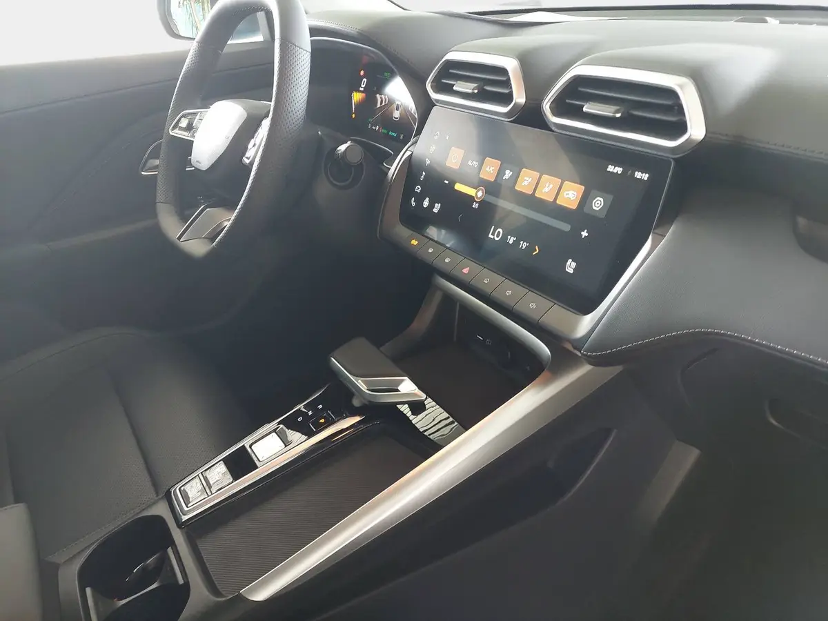 MG ZS 1.5 HYBRID+ MY25 LUXURY NAVI LM18 KEYLESS-ENTRY 360-GRAD-KAMERA