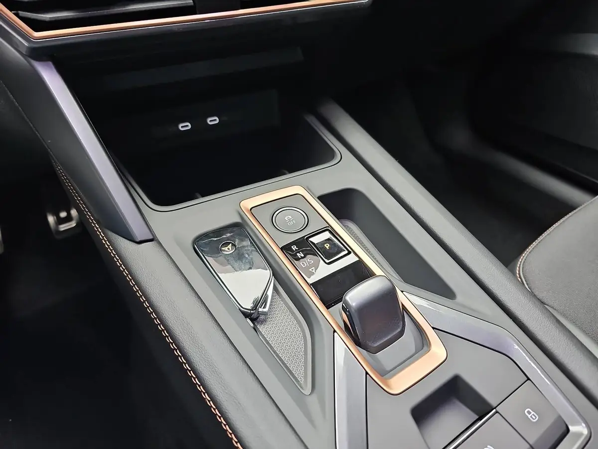 CUPRA FORMENTOR 1.5 ETSI DSG LED EDGE PAKET EL.HECKKLAPPE KAM