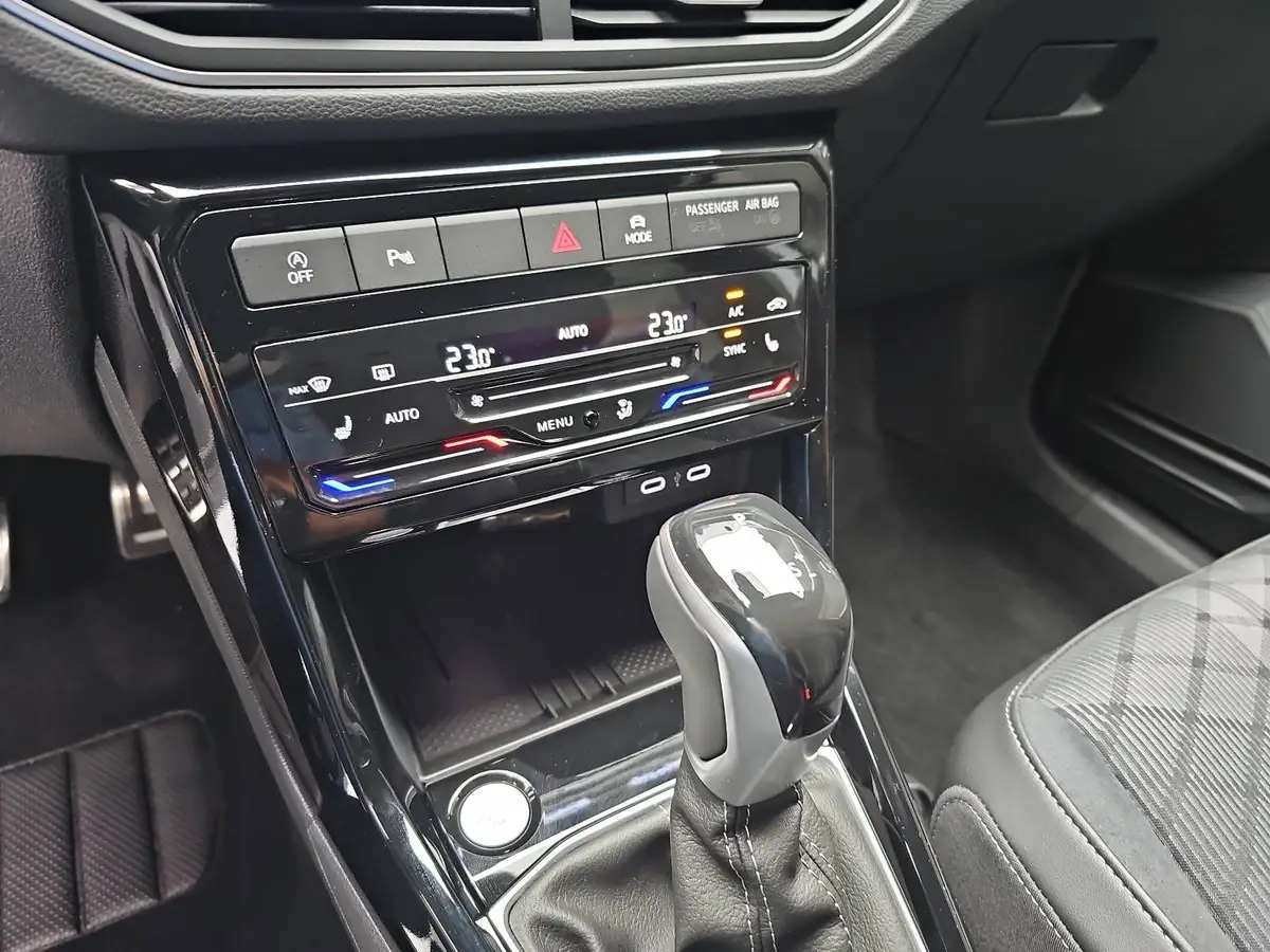 VW T-CROSS 1.0 TSI DSG R-LINE IQ-LED ACC WINTER SICHT KAMERA 