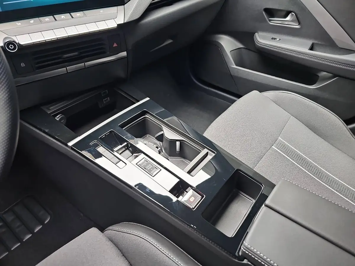 OPEL ASTRA 1.2 TURBO AUTO. SPORTS TOURER GS LED AGR WINTER KA