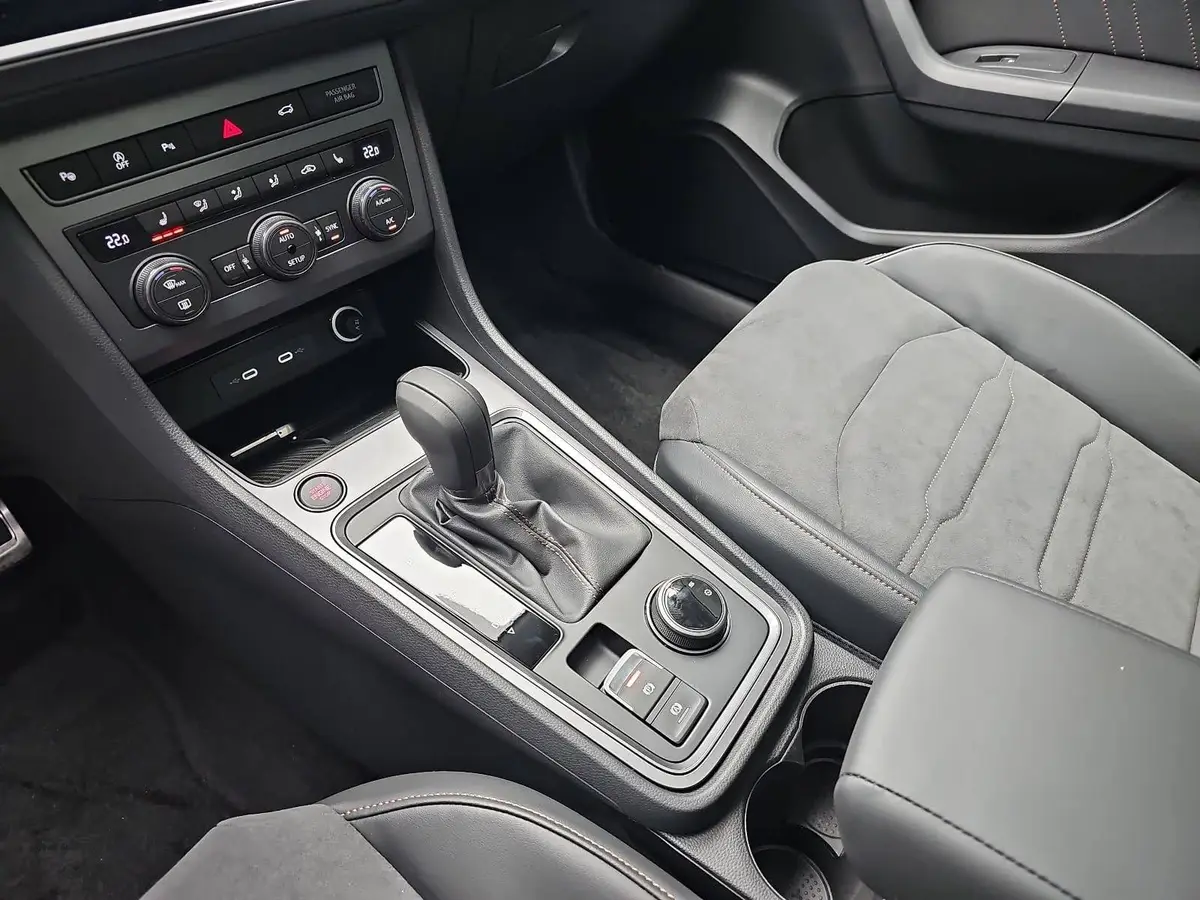 CUPRA ATECA 1.5 TSI DSG NAVI LED ACC PANO EL.HECKKLAPPE WINTER