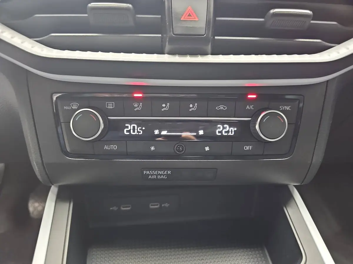 SEAT ARONA 1.0 TSI STYLE LED DAB LM