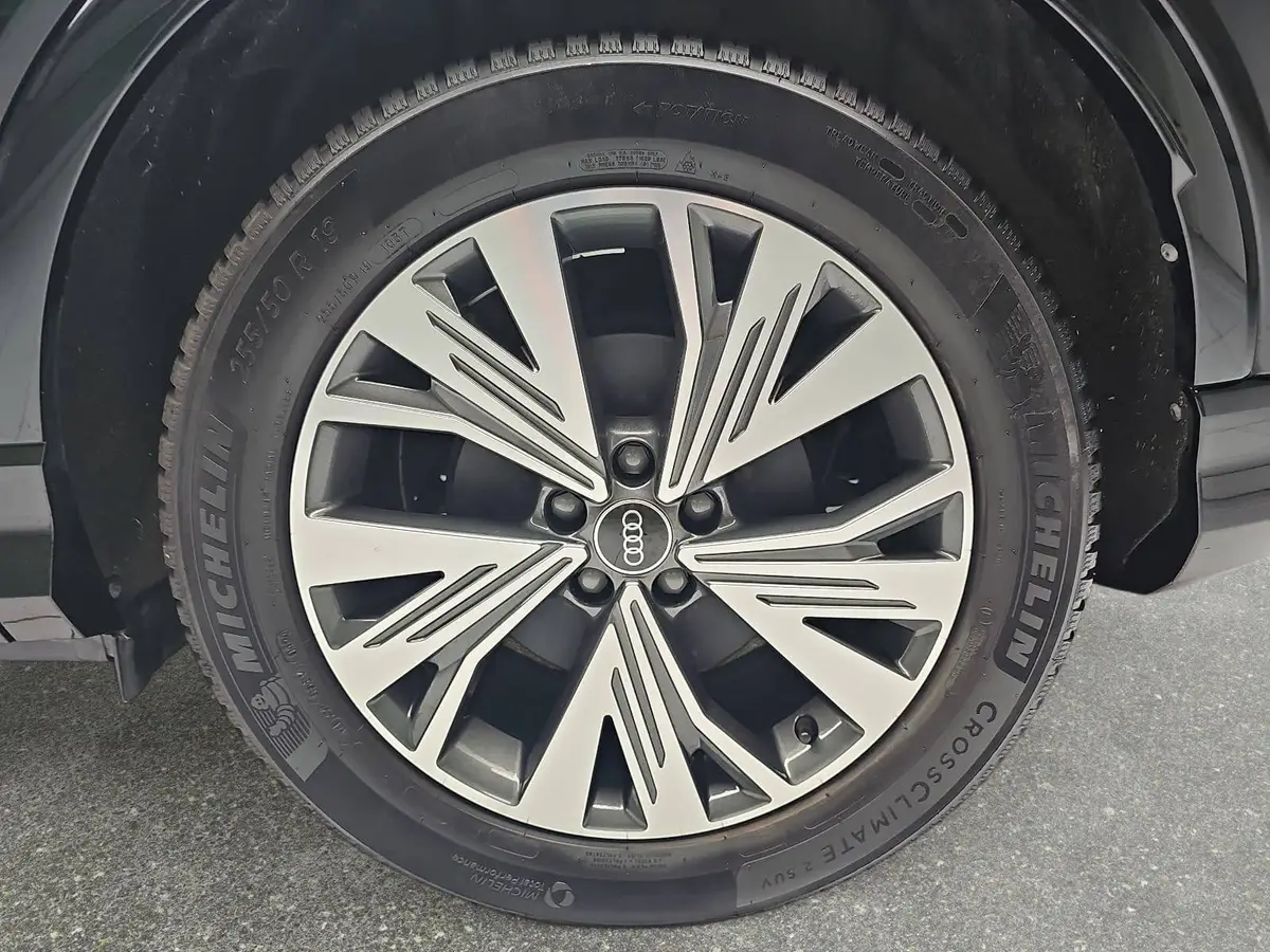 AUDI Q4 E-TRON 45 82KWH NAVI LED KAMERA LM19