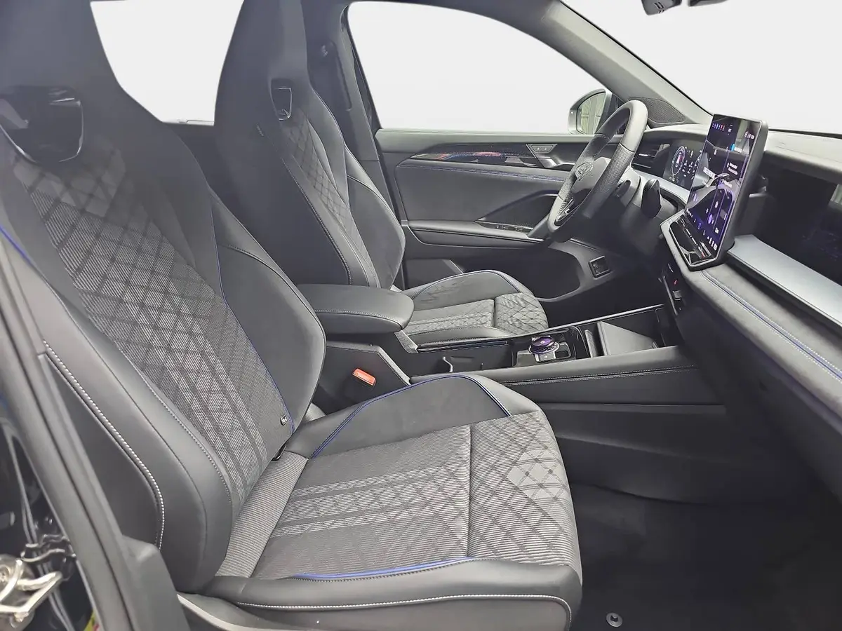 VW TAYRON 1.5 TSI DSG EHYBRID R-LINE LED-MATRIX