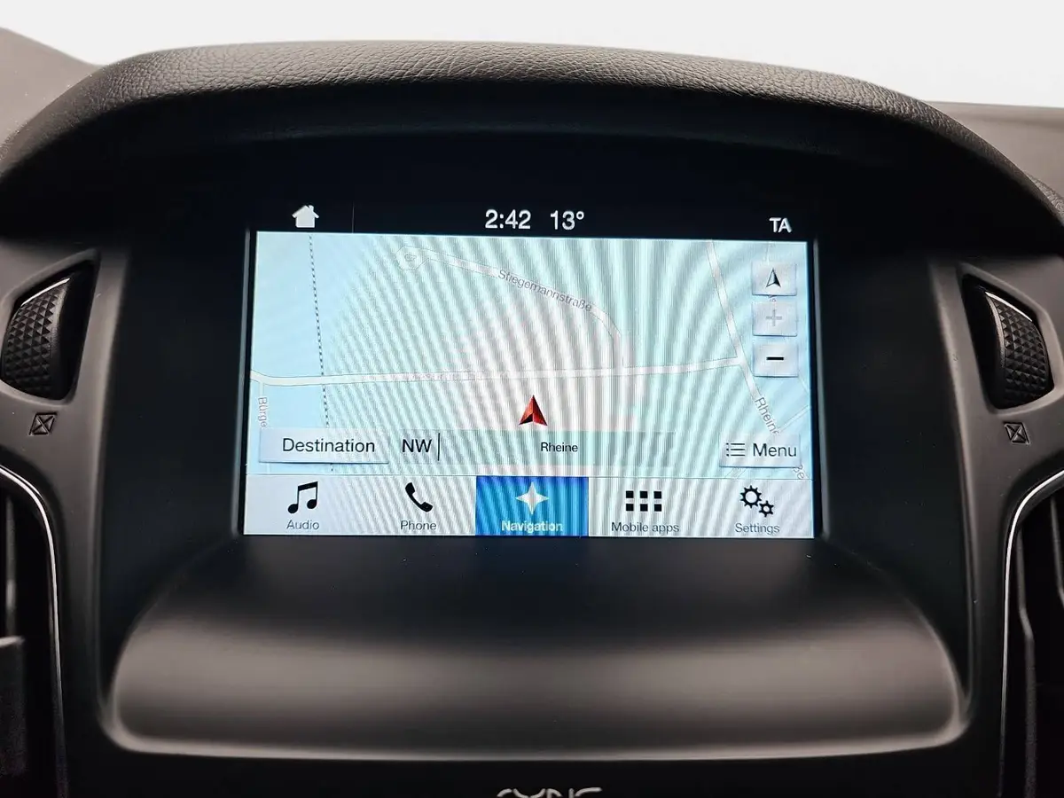 FORD FOCUS 1.0 EB BUSINESS NAVI GRA WINTER P-ASSIST AHK