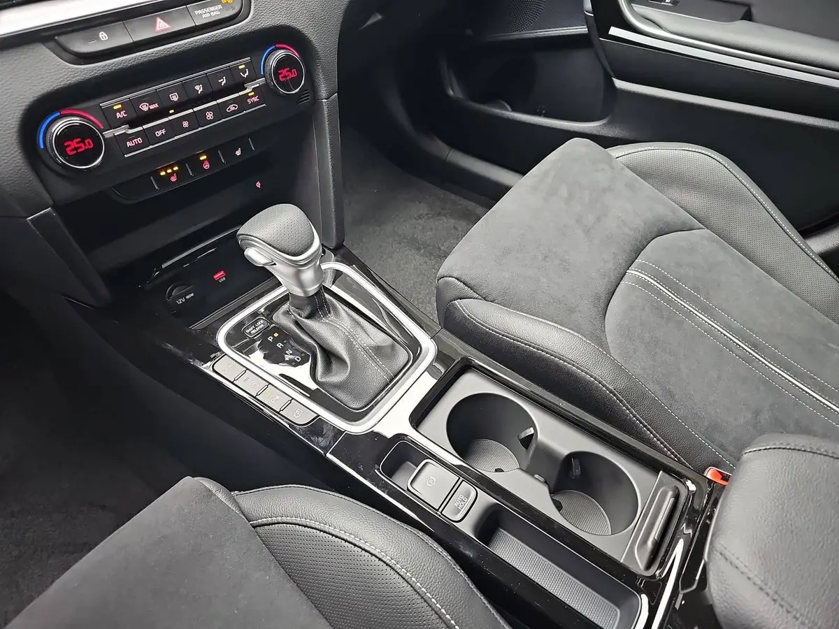 KIA XCEED 1.6 T-GDI 180 DCT GT-LINE MJ26 LEDER GLASDACH