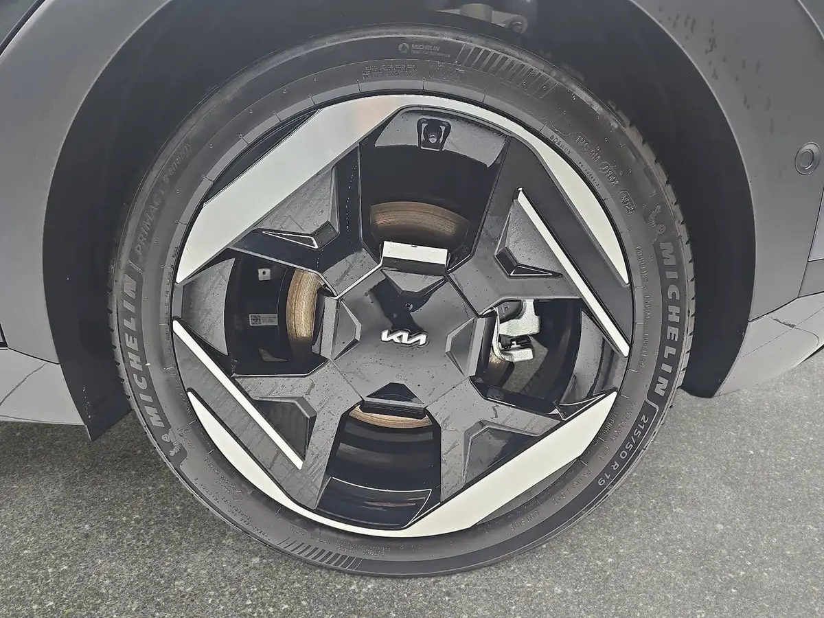 KIA EV4 81.4 KWH EARTH MJ26 UPGRADE TECHNOLOGY WINTER DWP DESIGN SOUND GLASD.