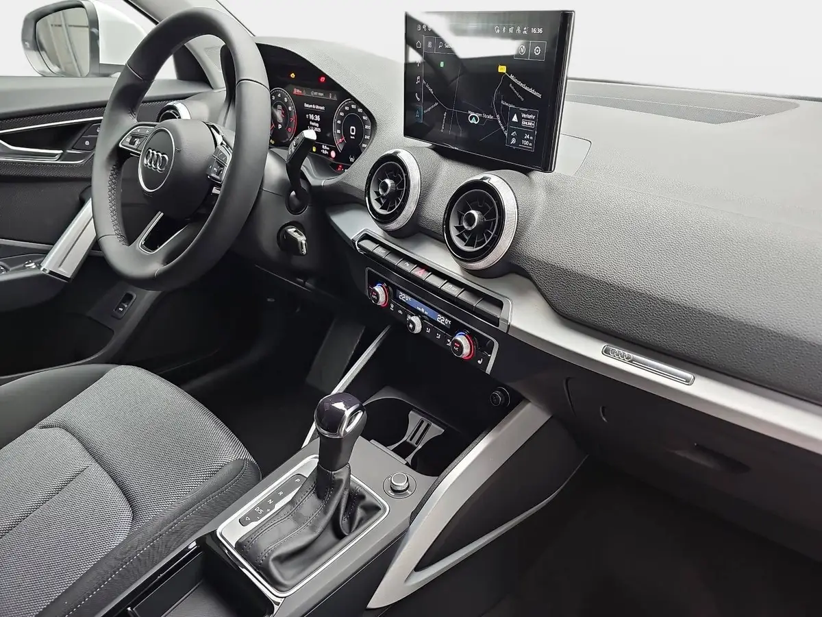 AUDI Q2 35 TFSI S-TRONIC S LINE NAVI LED ACC EL.HECKKL. WI