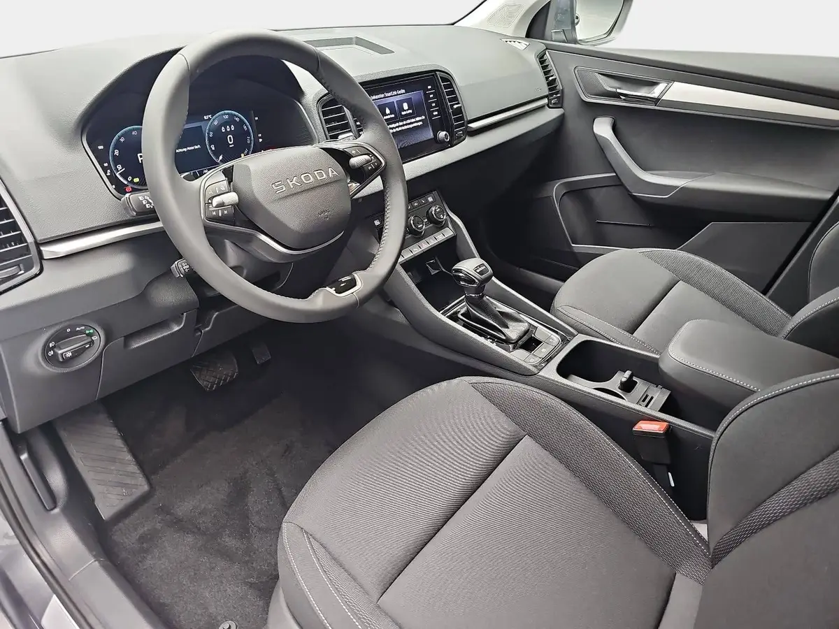SKODA KAROQ 1.5 TSI DSG SELECTION LED ACC AHK