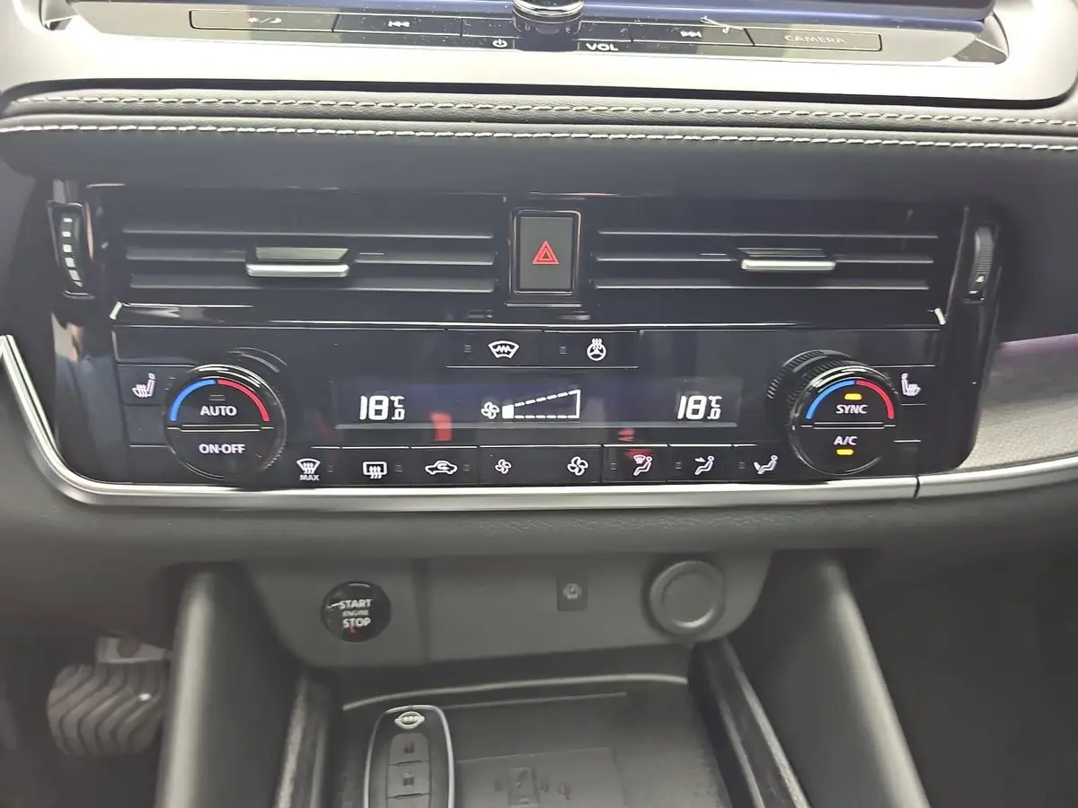 NISSAN QASHQAI 1.3 DIG-T X-TRONIC TEKNA NAVI LED
